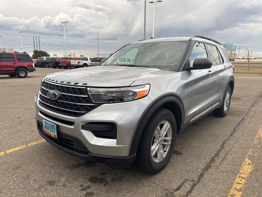 Used 2020 Ford Explorer XLT AWD/4WD image 3