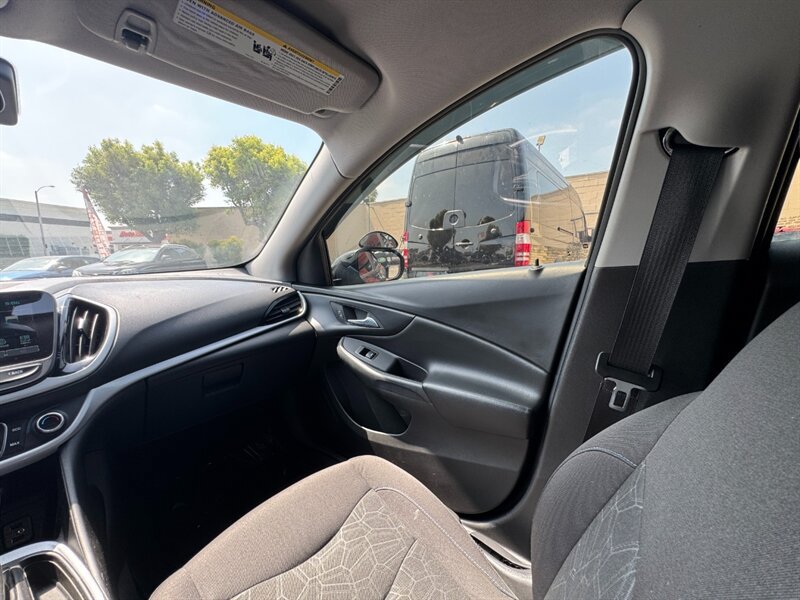 Used 2018 Chevrolet Volt LT FWD image 35