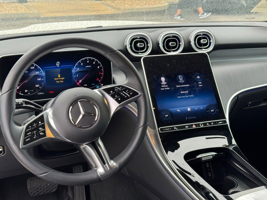 Used 2025 Mercedes-Benz GLC 300 image 12