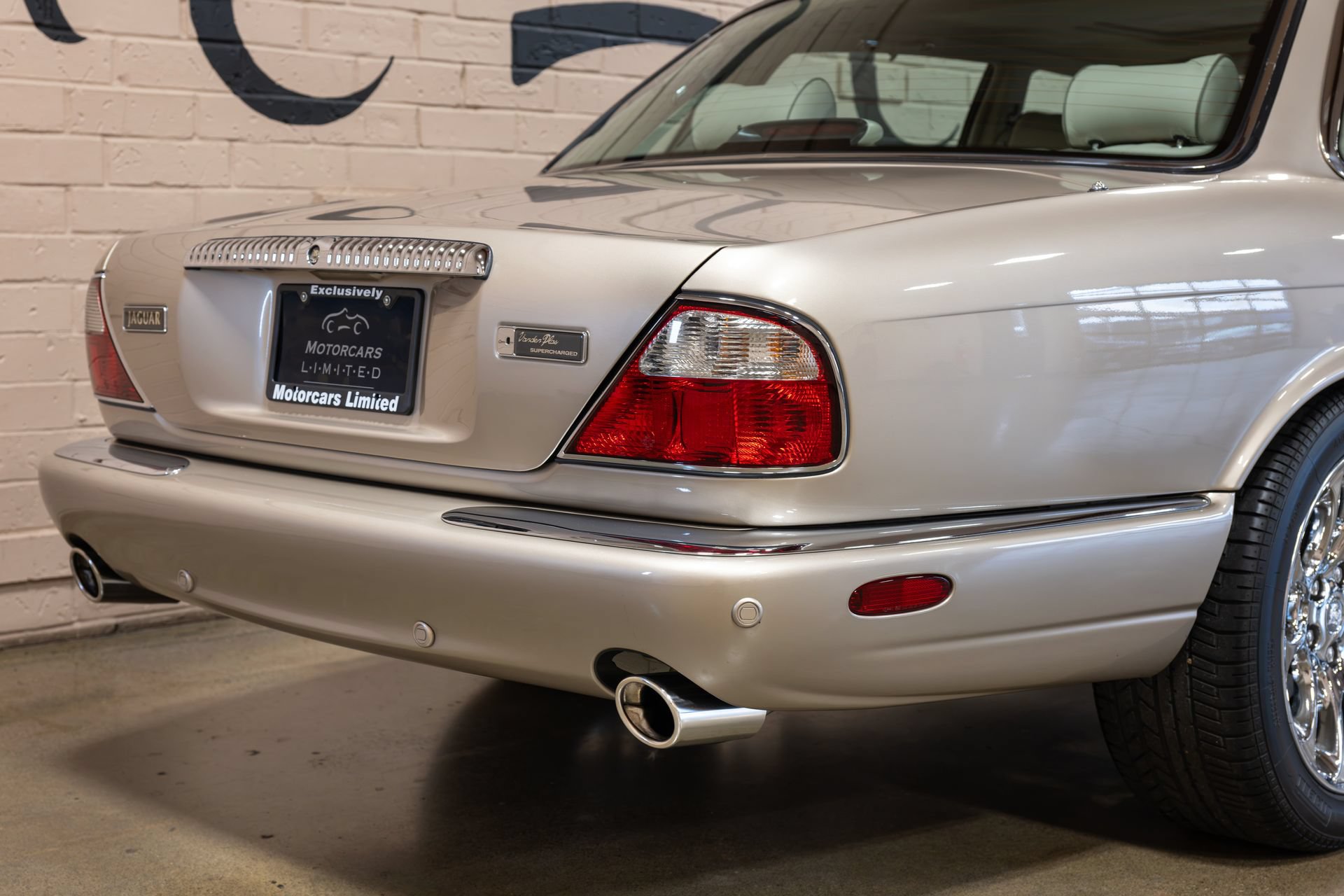 Used 2001 Jaguar XJ Supercharged RWD image 22