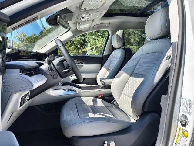 New 2026 Lincoln Nautilus Reserve w/ Jet Appearance Package AWD/4WD image 11