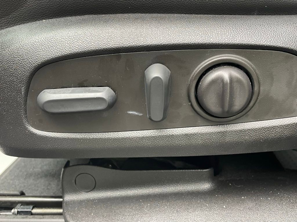 Used 2023 Chevrolet Traverse High Country w/ LPO, Floor Liner Package AWD/4WD image 33