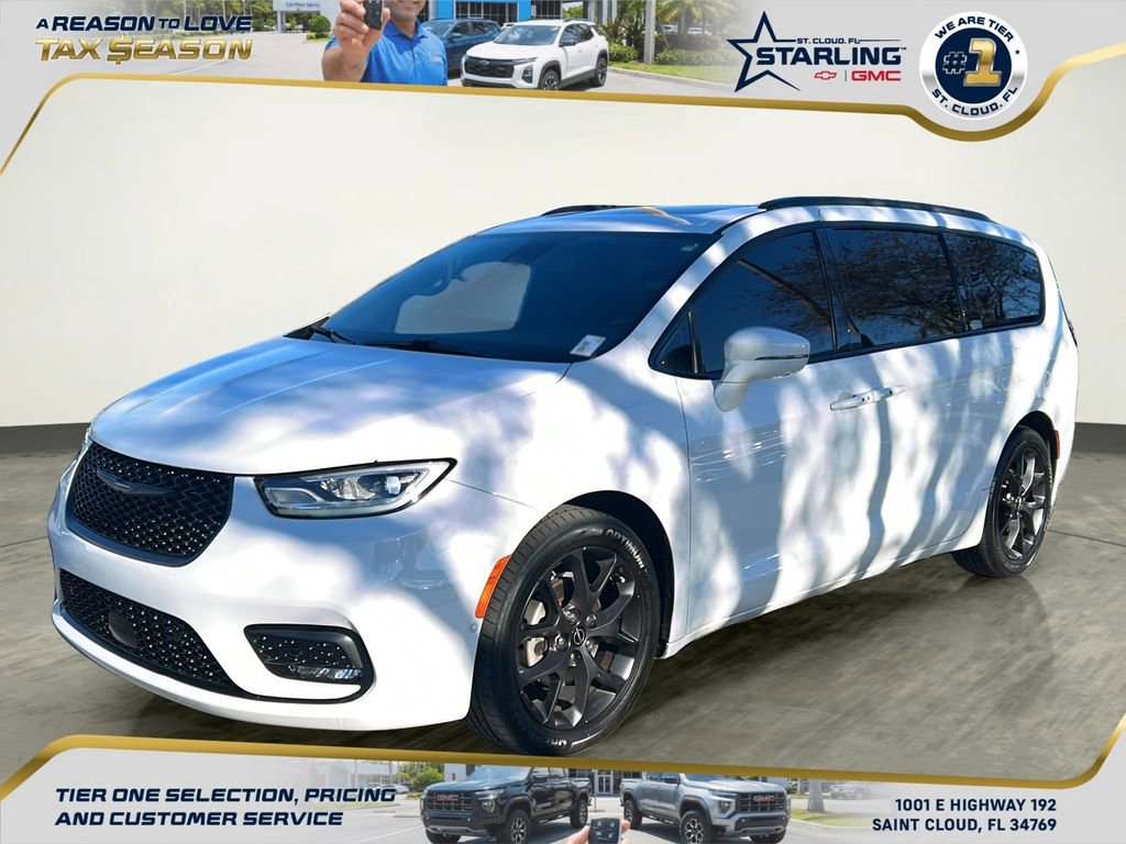Used 2022 Chrysler Pacifica Limited w/ S Appearance Package image 1