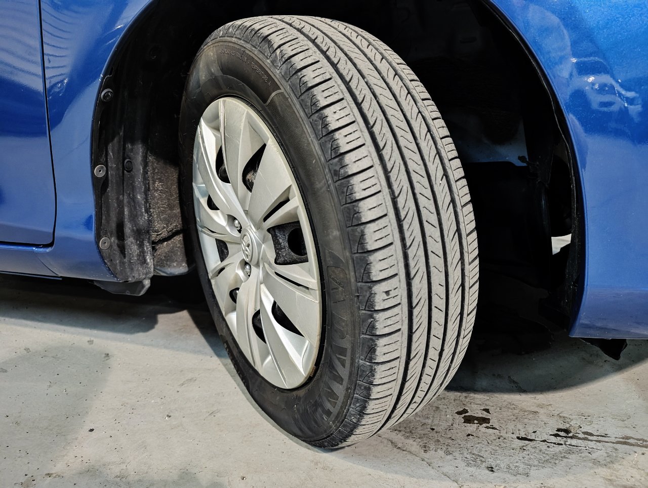 Used 2014 Toyota Yaris LE FWD image 44
