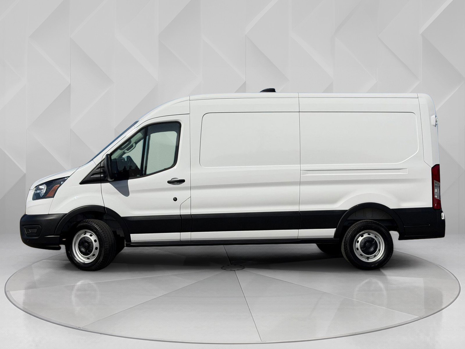 Used 2026 Ford Transit 250 148 Medium Roof RWD image 2