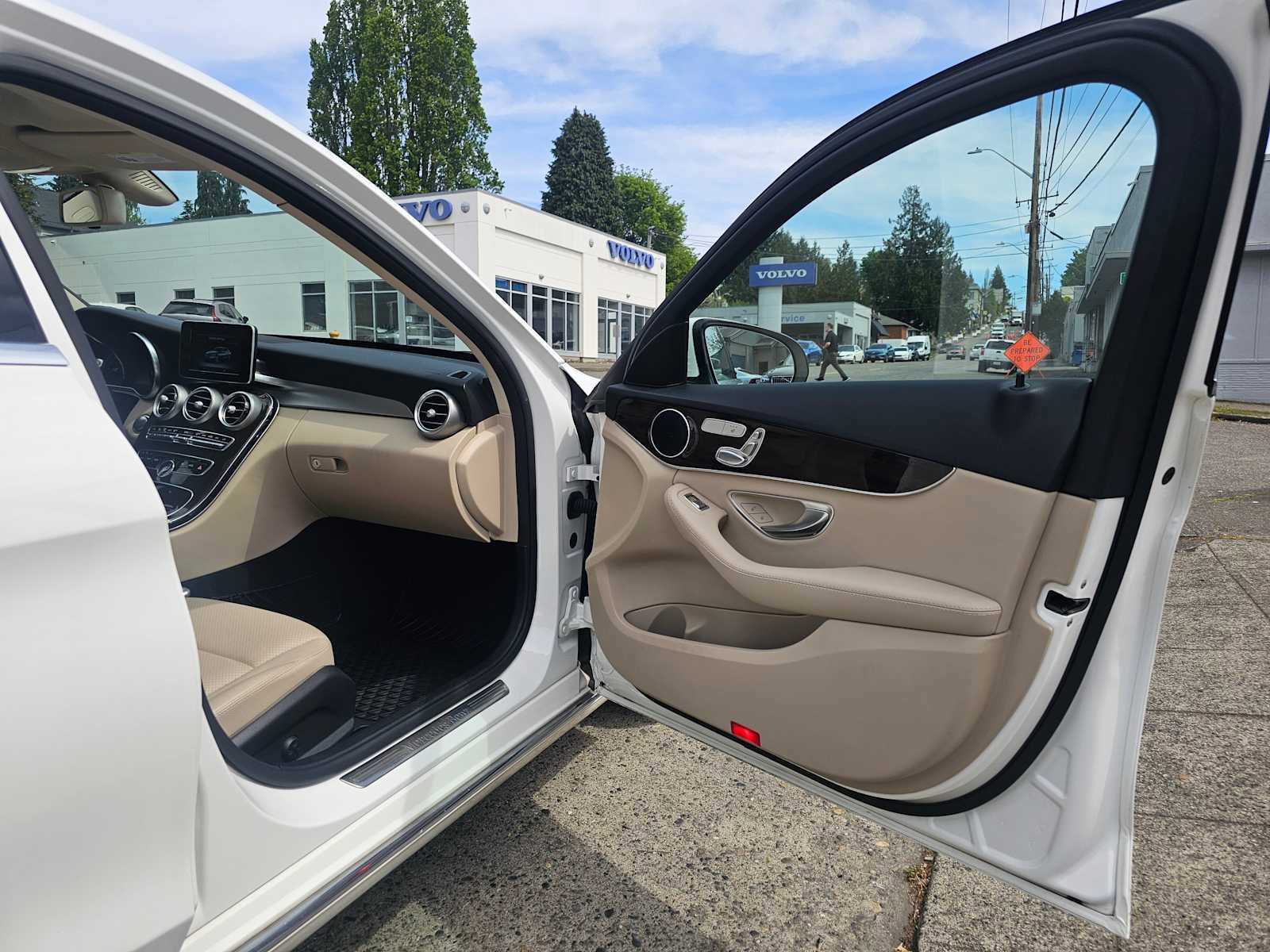 Used 2017 Mercedes-Benz C 300 4MATIC Sedan image 10