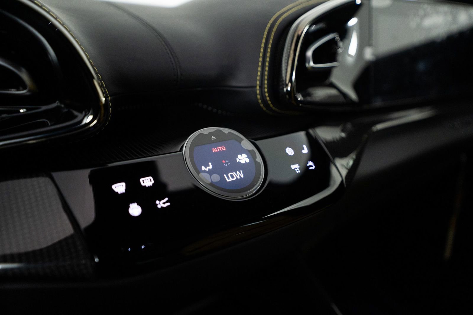 Used 2026 Ferrari Purosangue AWD/4WD image 48