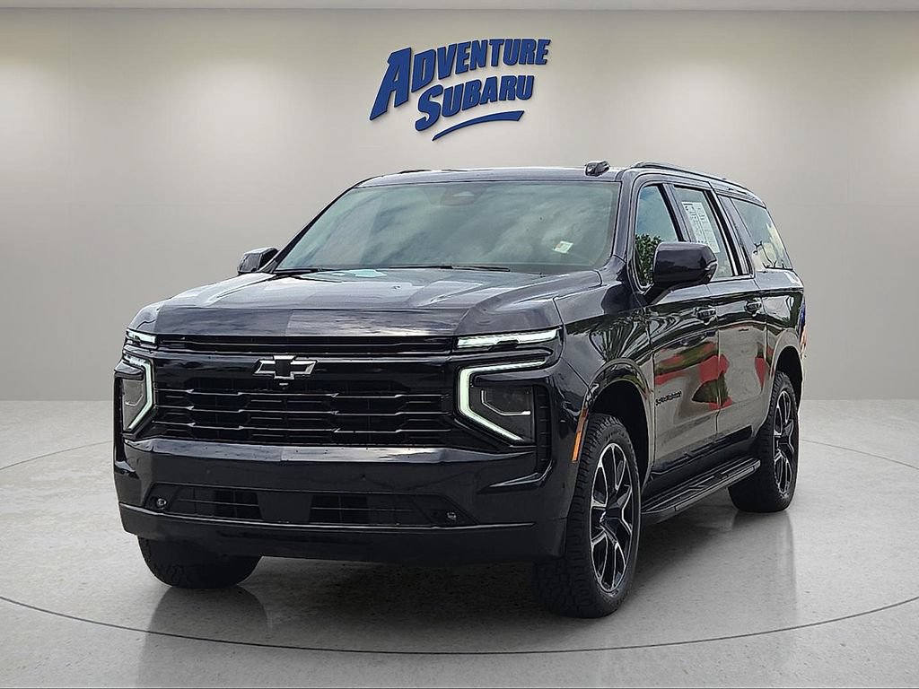 Used 2025 Chevrolet Suburban RST w/ Comfort Package AWD/4WD image 2