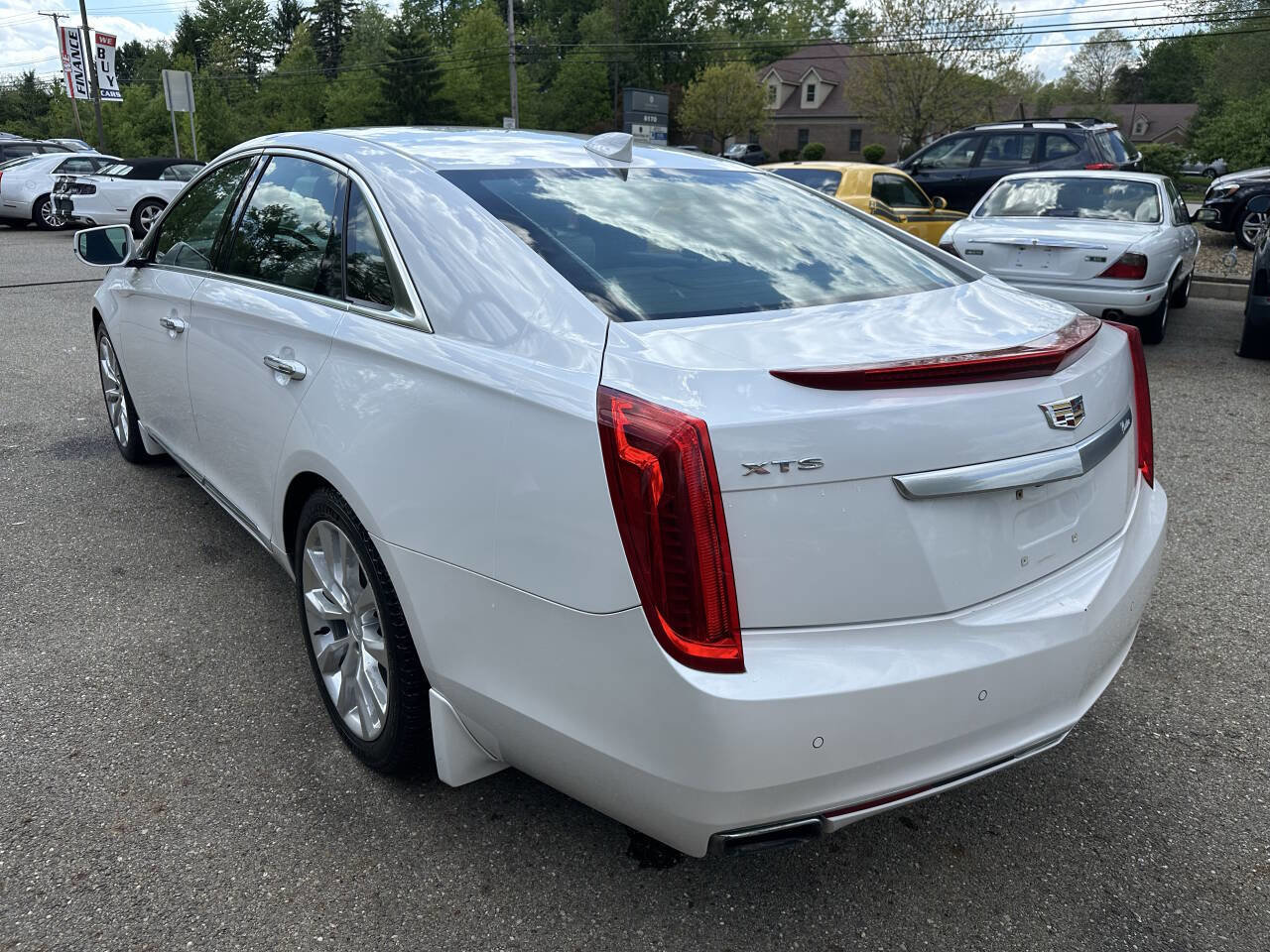 Used 2017 Cadillac XTS Luxury w/ Driver Awareness Package FWD image 4