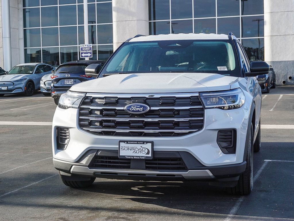New 2026 Ford Explorer Active RWD image 3