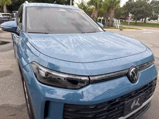 Used 2025 Volkswagen Tiguan SE FWD image 4