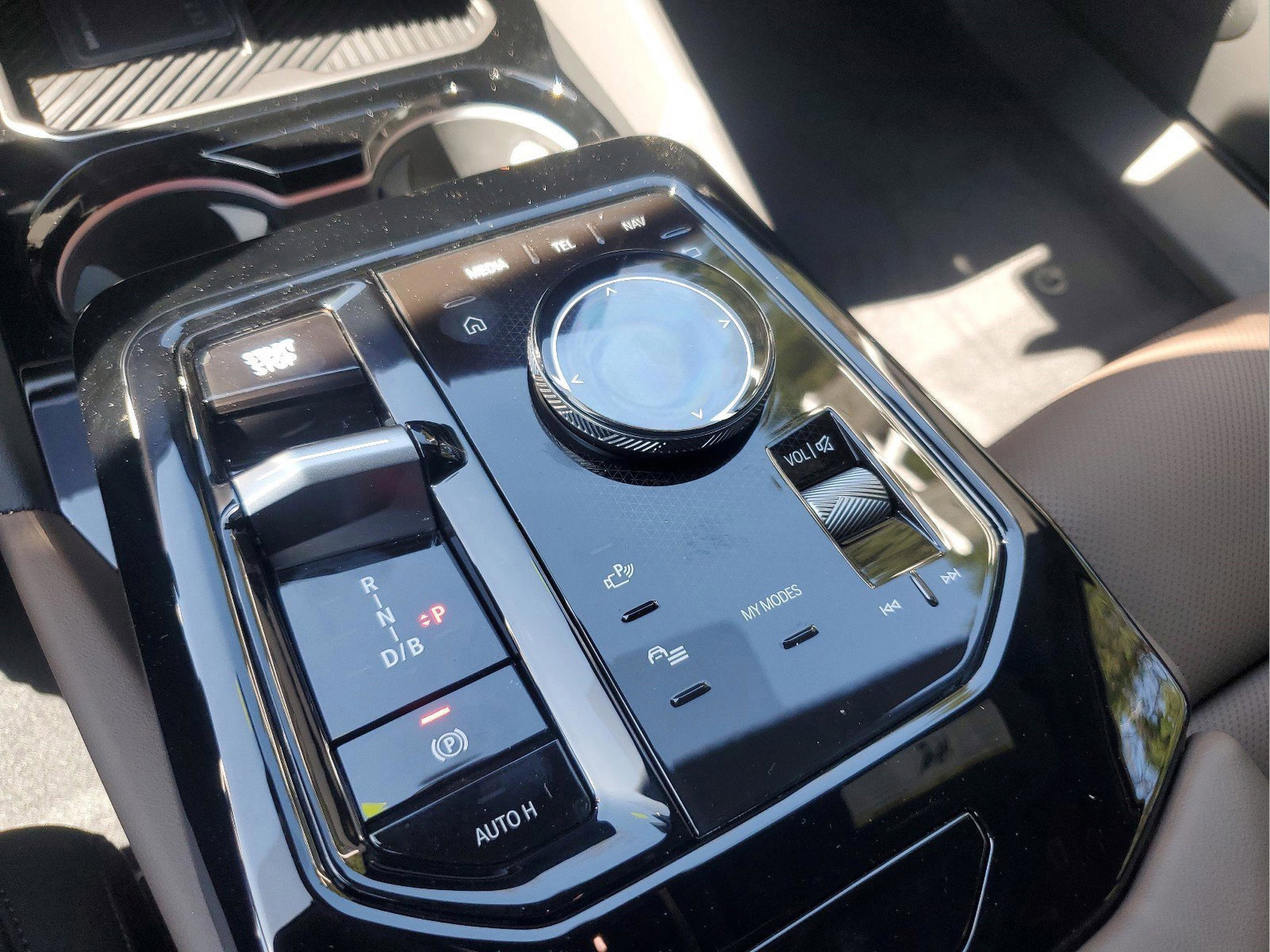 Used 2025 BMW i5 eDrive40i w/ Premium Package image 30