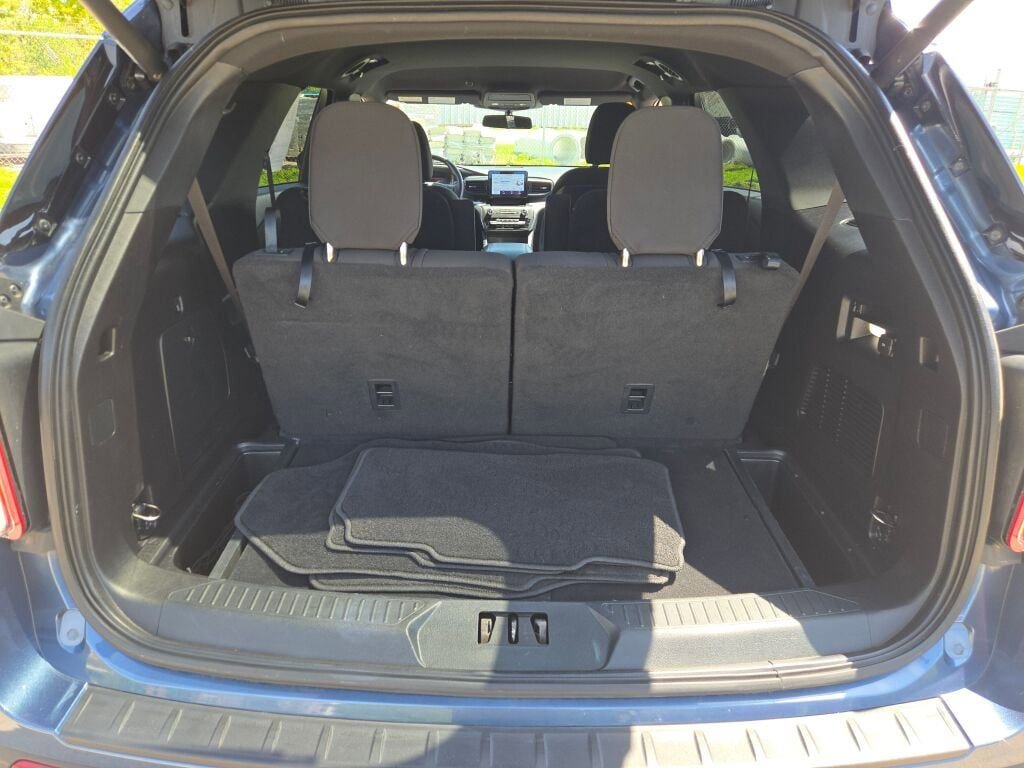 Used 2020 Ford Explorer XLT w/ Comfort Package AWD/4WD image 15