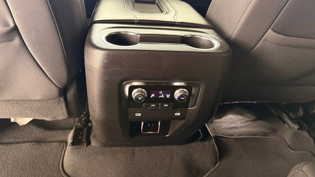 Used 2022 GMC Yukon SLE w/ Gmc Pro Safety Plus Package AWD/4WD image 33