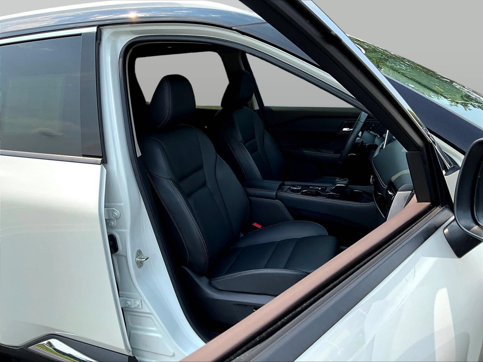 Certified 2023 Nissan Rogue SL AWD/4WD image 32