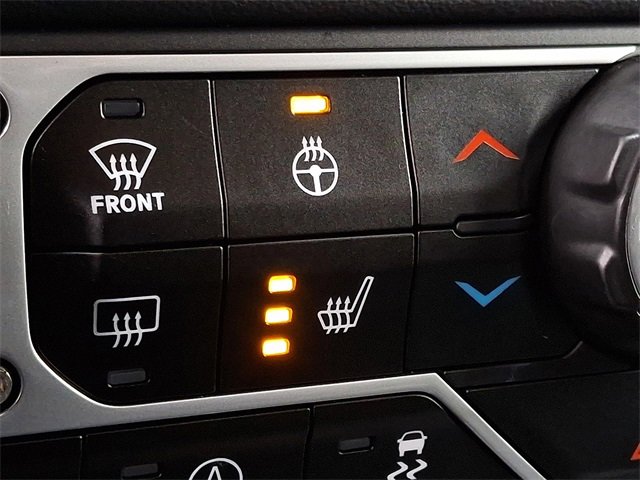 Used 2025 Jeep Wrangler Sahara image 27