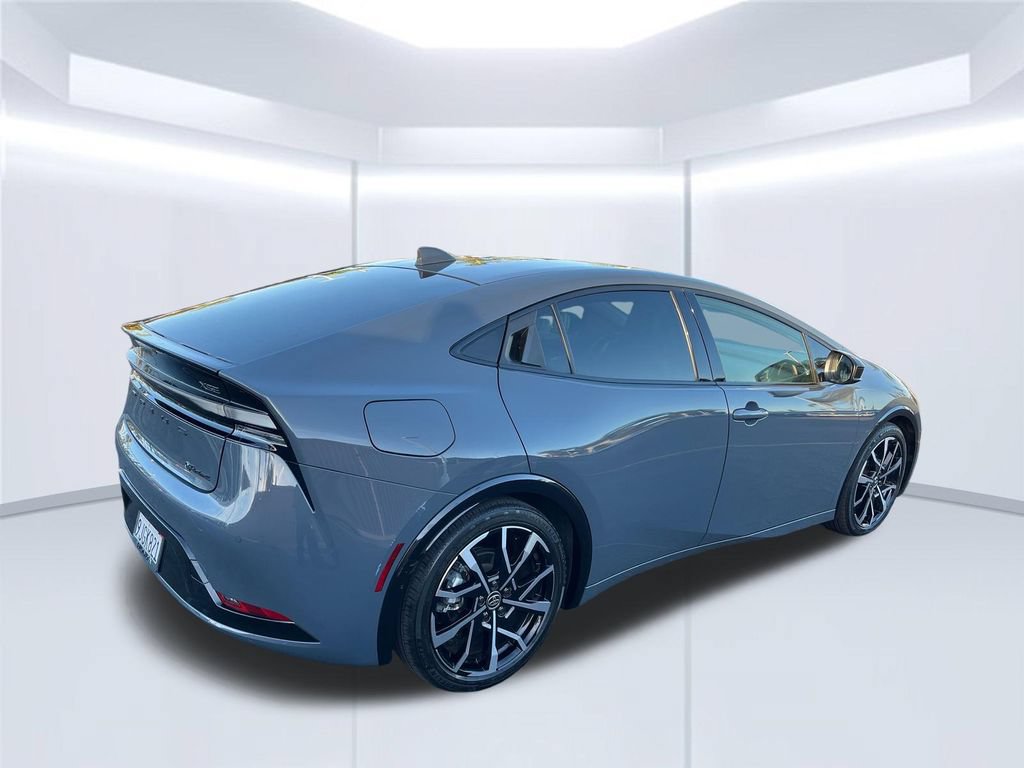 Used 2023 Toyota Prius Prime FWD image 5