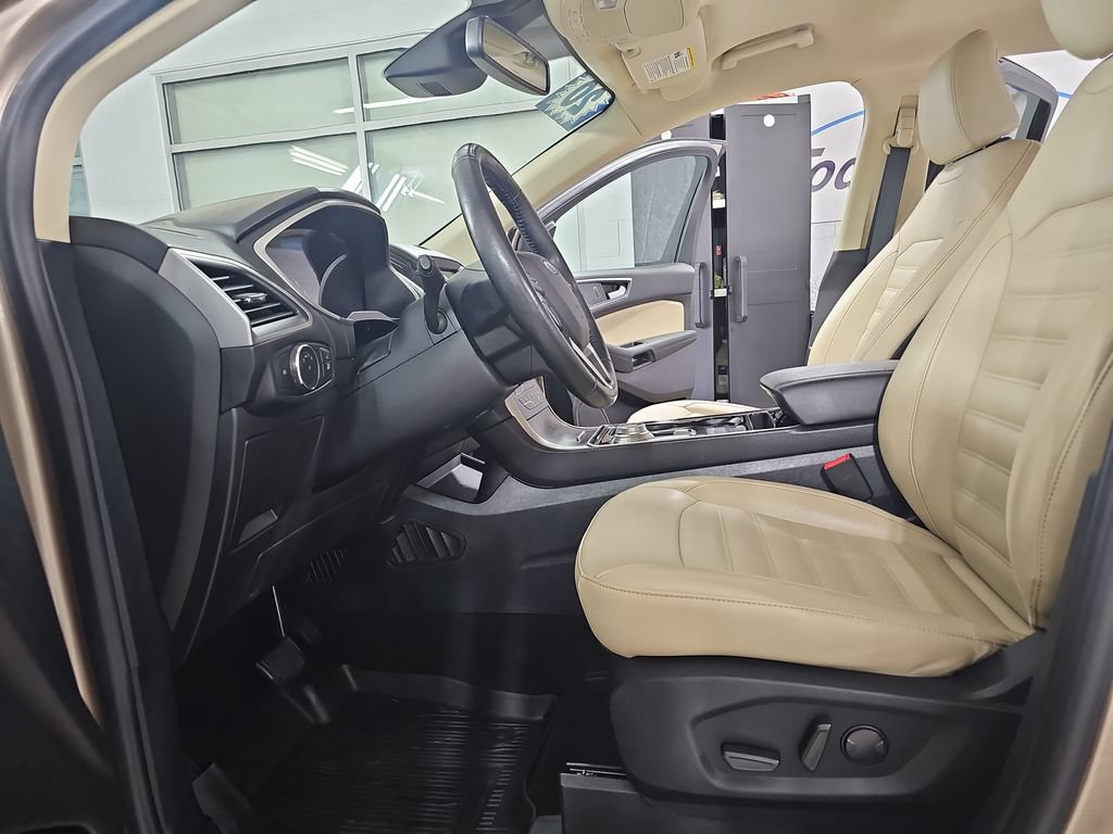 Used 2020 Ford Edge SEL w/ Convenience Package AWD/4WD image 18