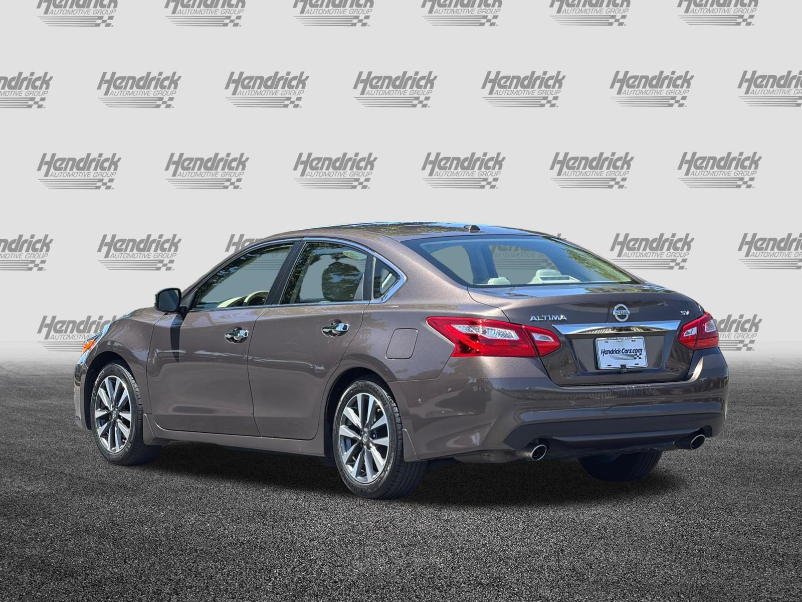 Used 2016 Nissan Altima 2.5 SV w/ Convenience Package FWD image 7