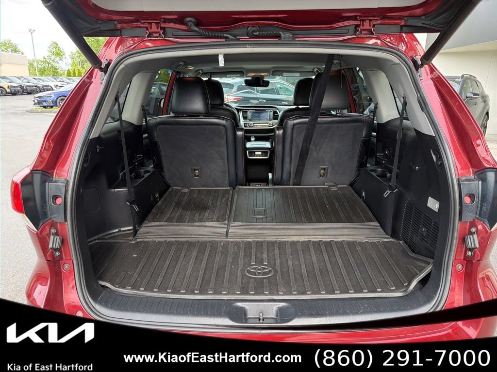 Used 2019 Toyota Highlander SE AWD/4WD image 16