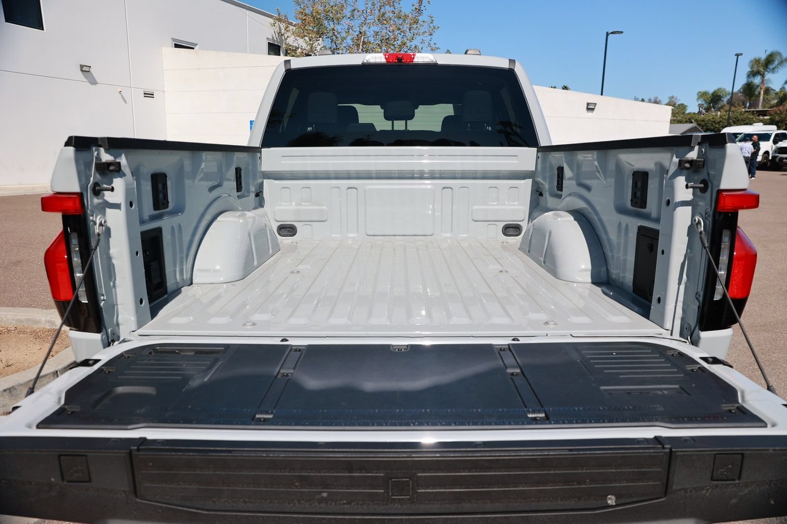 Used 2024 Ford F150 Lightning Flash AWD/4WD image 40