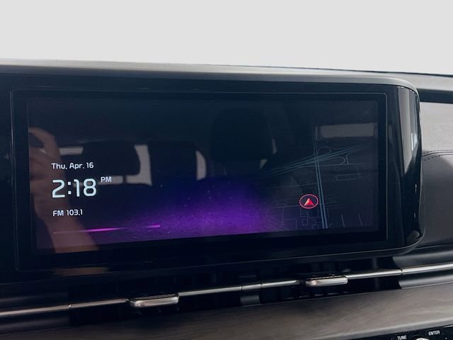 Used 2024 Kia Carnival EX image 15