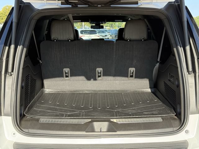 Used 2021 Chevrolet Suburban RST w/ Luxury Package RWD image 29
