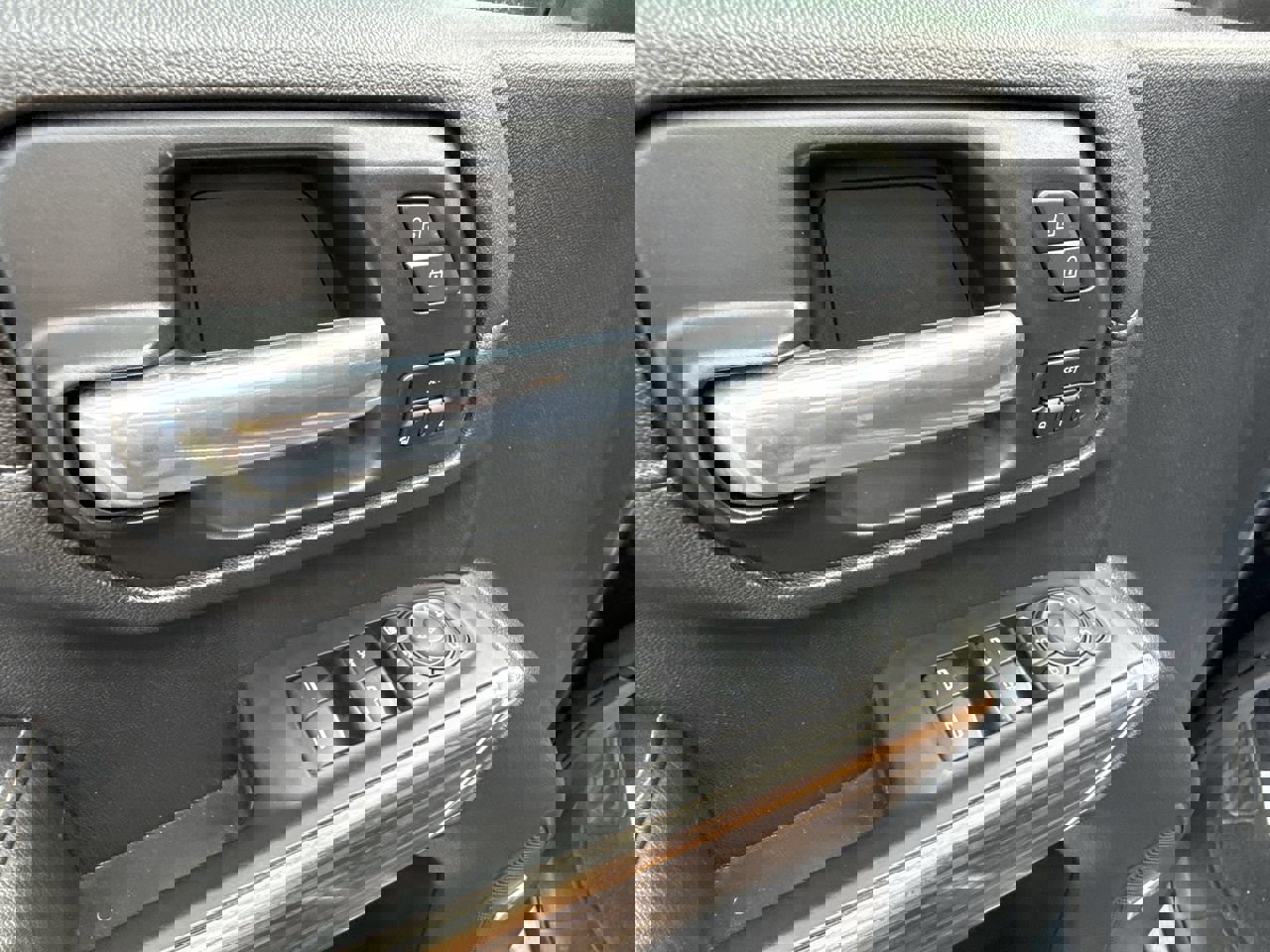 Used 2020 Chevrolet Silverado 2500 High Country w/ Z71 Off-Road Package image 23