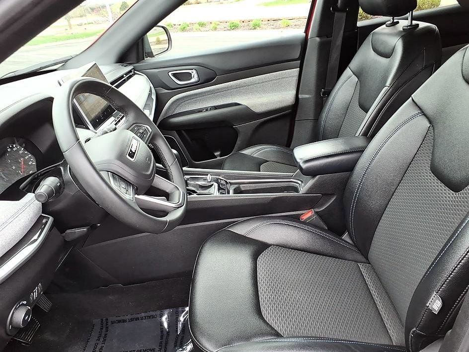 Used 2024 Jeep Compass Latitude AWD/4WD image 15