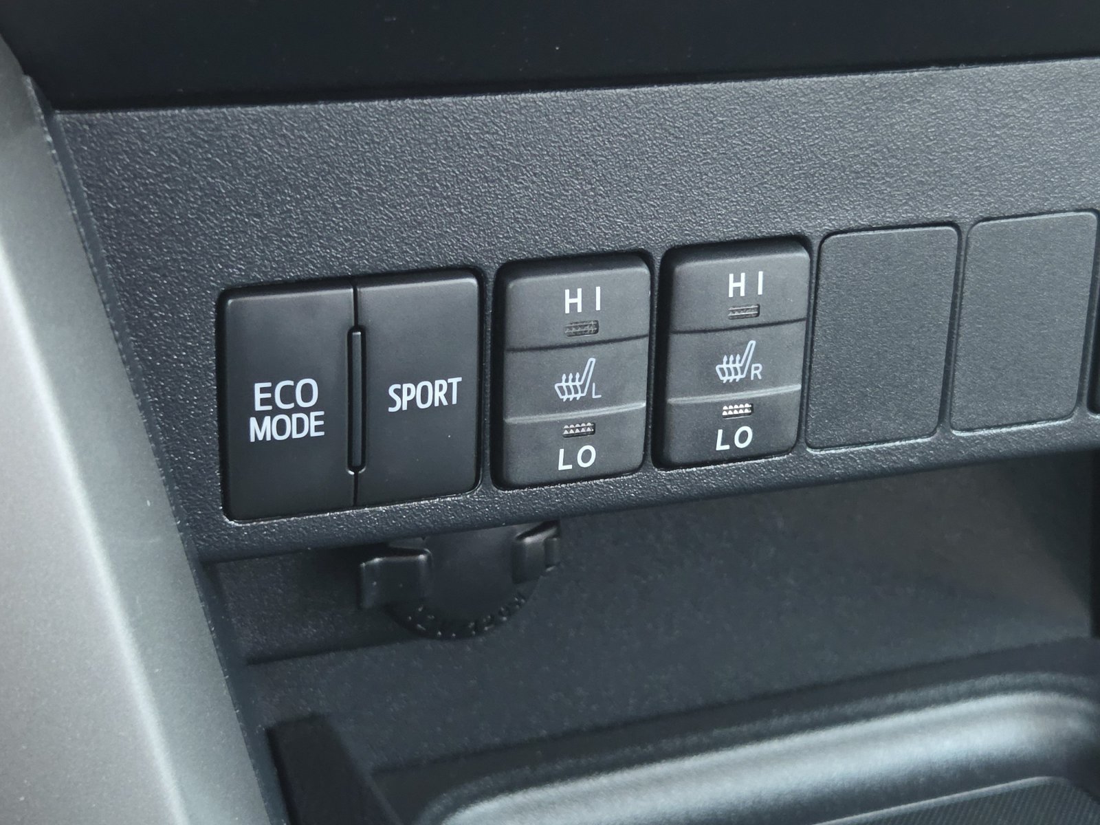Used 2018 Toyota RAV4 Platinum FWD image 24