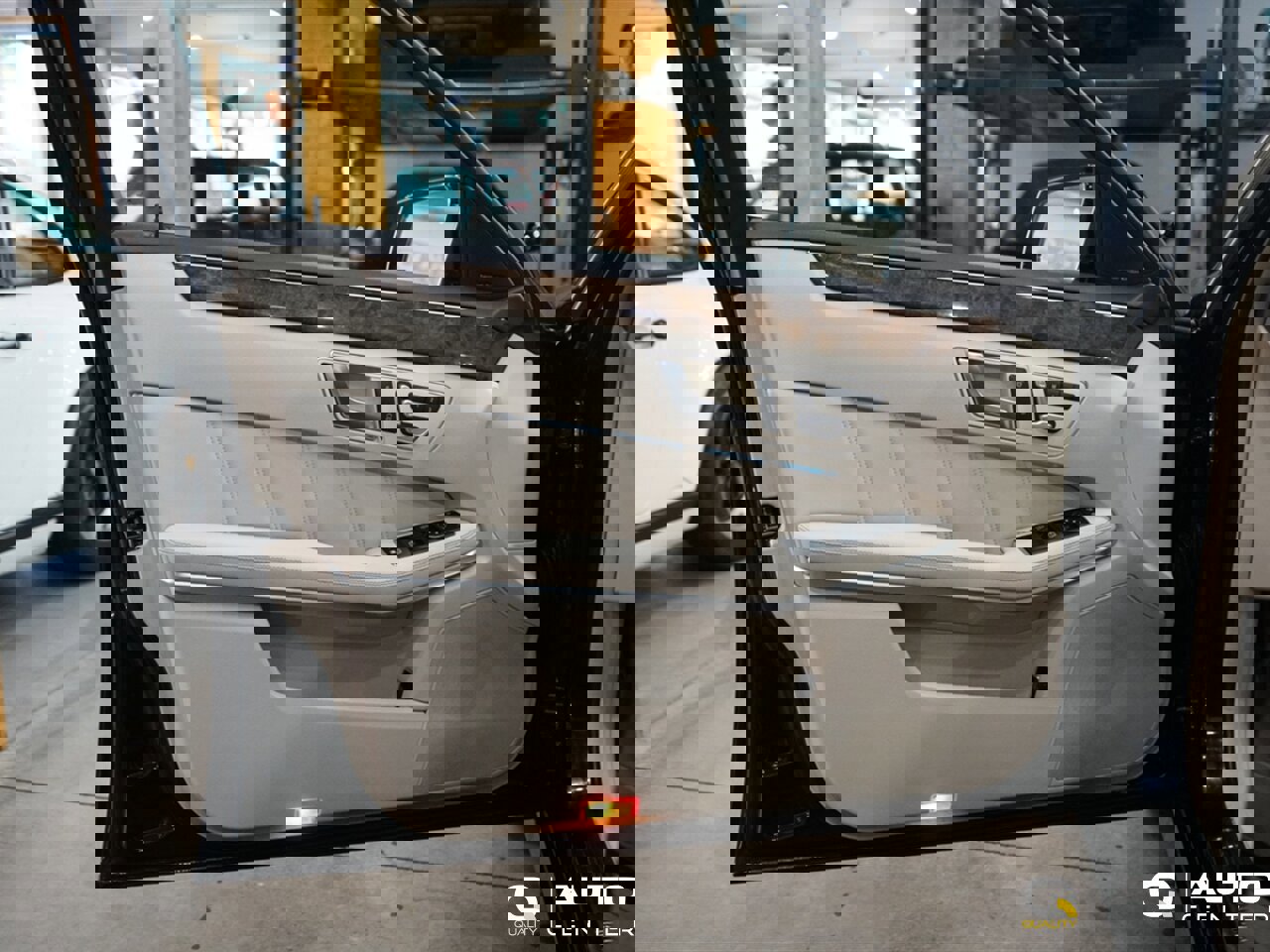 Used 2014 Mercedes-Benz E 250 E 250 Base BlueTEC® 4MATI image 12