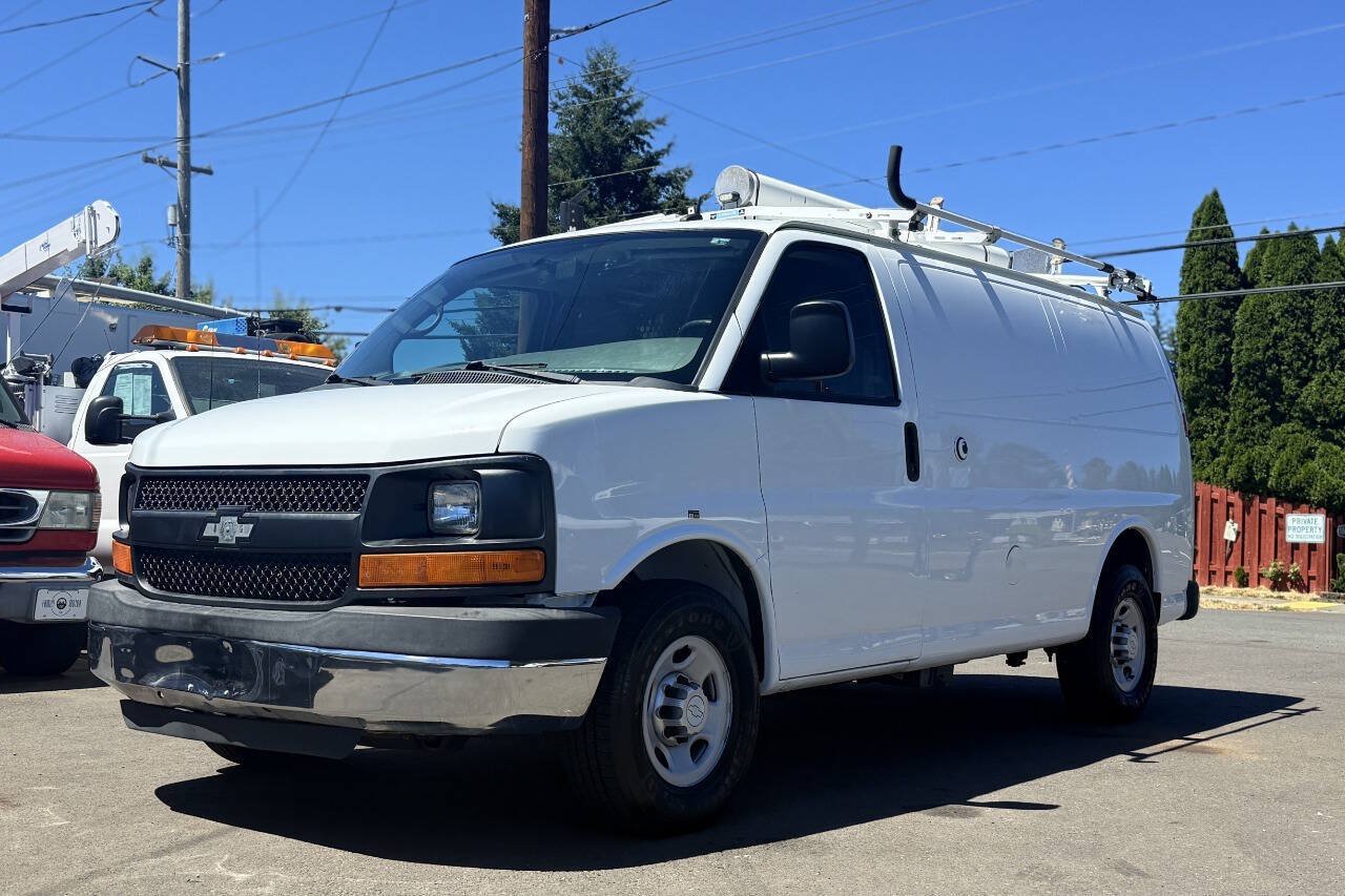 Used 2014 Chevrolet Express 2500 RWD image 1