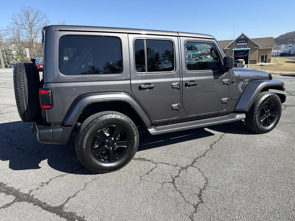 Used 2021 Jeep Wrangler Unlimited Sahara image 4