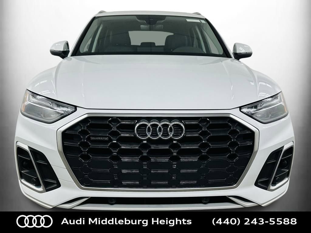 Certified 2023 Audi Q5 2.0T Premium w/ Convenience Package image 2