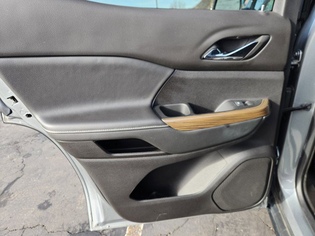 Used 2023 GMC Acadia SLE w/ Driver Convenience Package image 26