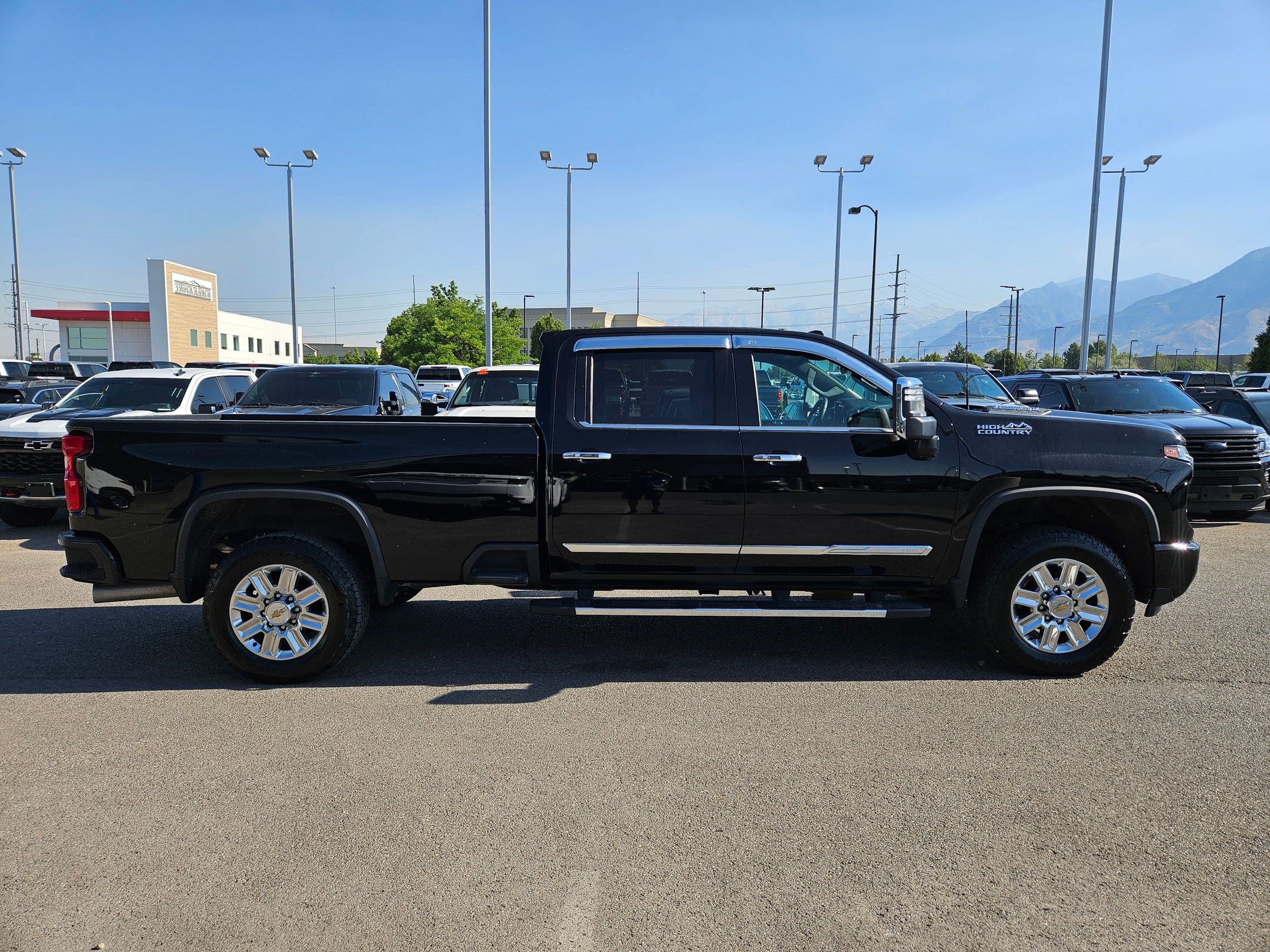 Used 2024 Chevrolet Silverado 3500 High Country AWD/4WD image 2