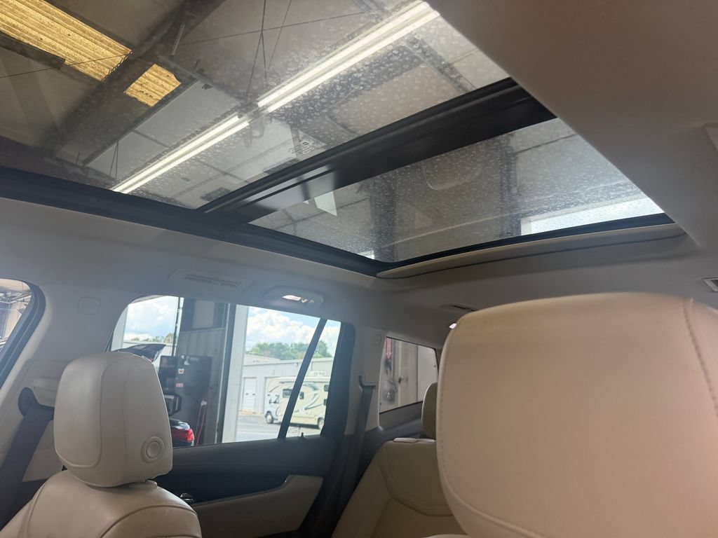 Used 2021 Cadillac XT6 Premium Luxury FWD image 21