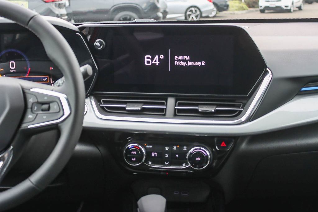 Used 2026 Chevrolet Trax LT w/ Sunroof Package FWD image 12