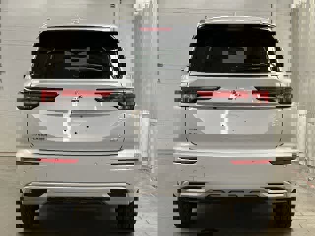 Used 2024 Mitsubishi Outlander SEL image 4