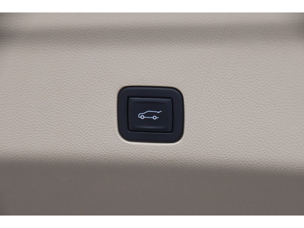 Certified 2023 Cadillac Escalade ESV Premium Luxury image 23