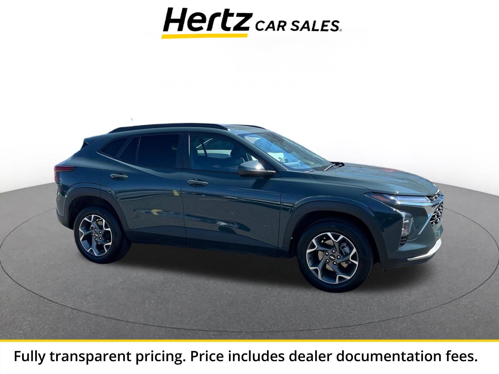 Used 2025 Chevrolet Trax LT FWD image 1