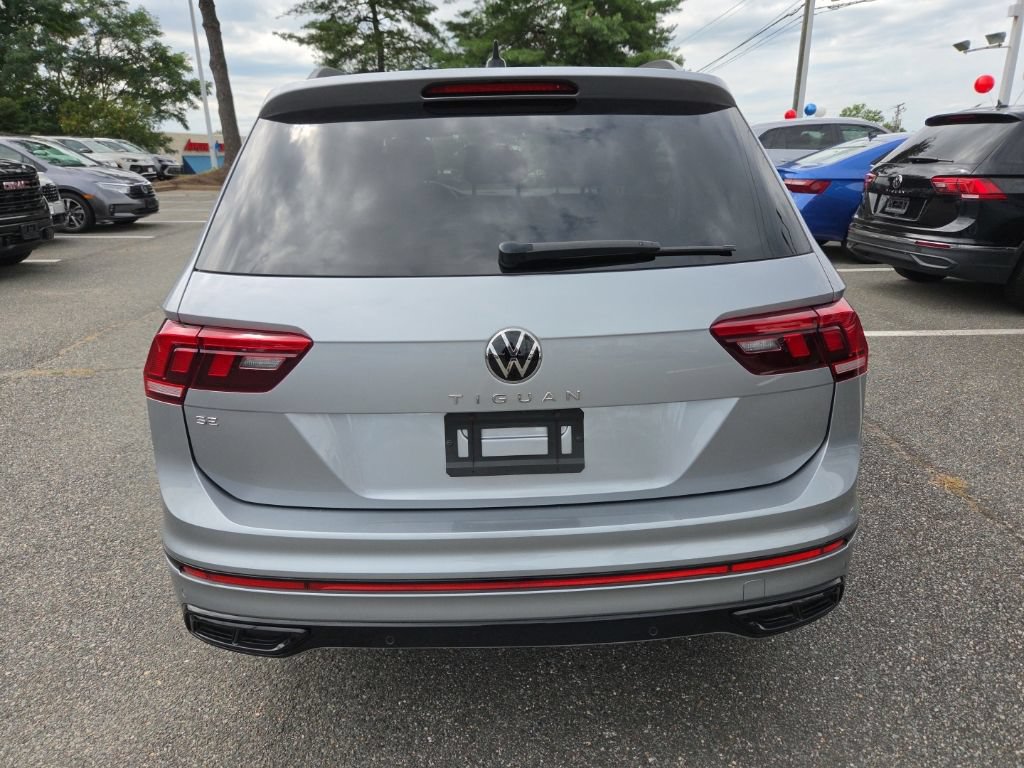 Certified 2024 Volkswagen Tiguan SE R-Line FWD image 6