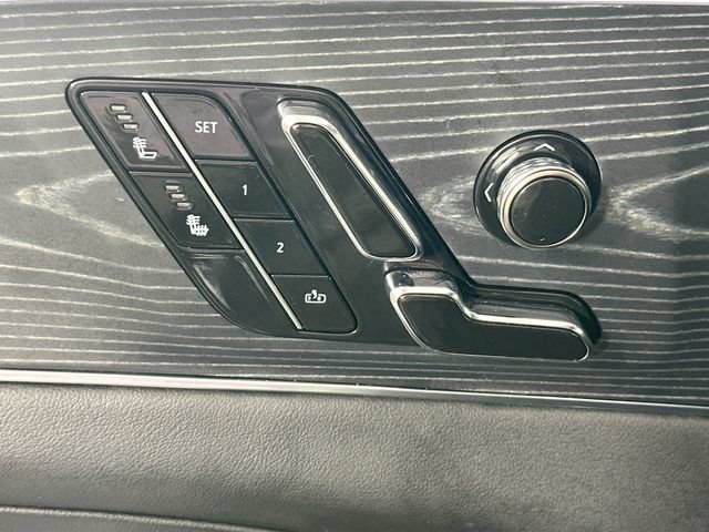 Used 2024 Cadillac Lyriq Luxury AWD/4WD image 17