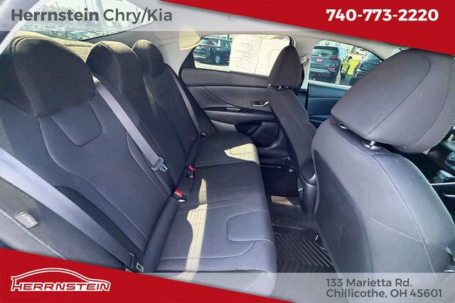 Used 2024 Hyundai Elantra SE FWD image 23
