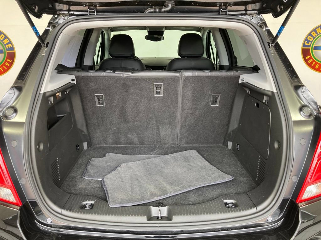 Used 2020 Chevrolet Trax LT w/ LT Convenience Package FWD image 23