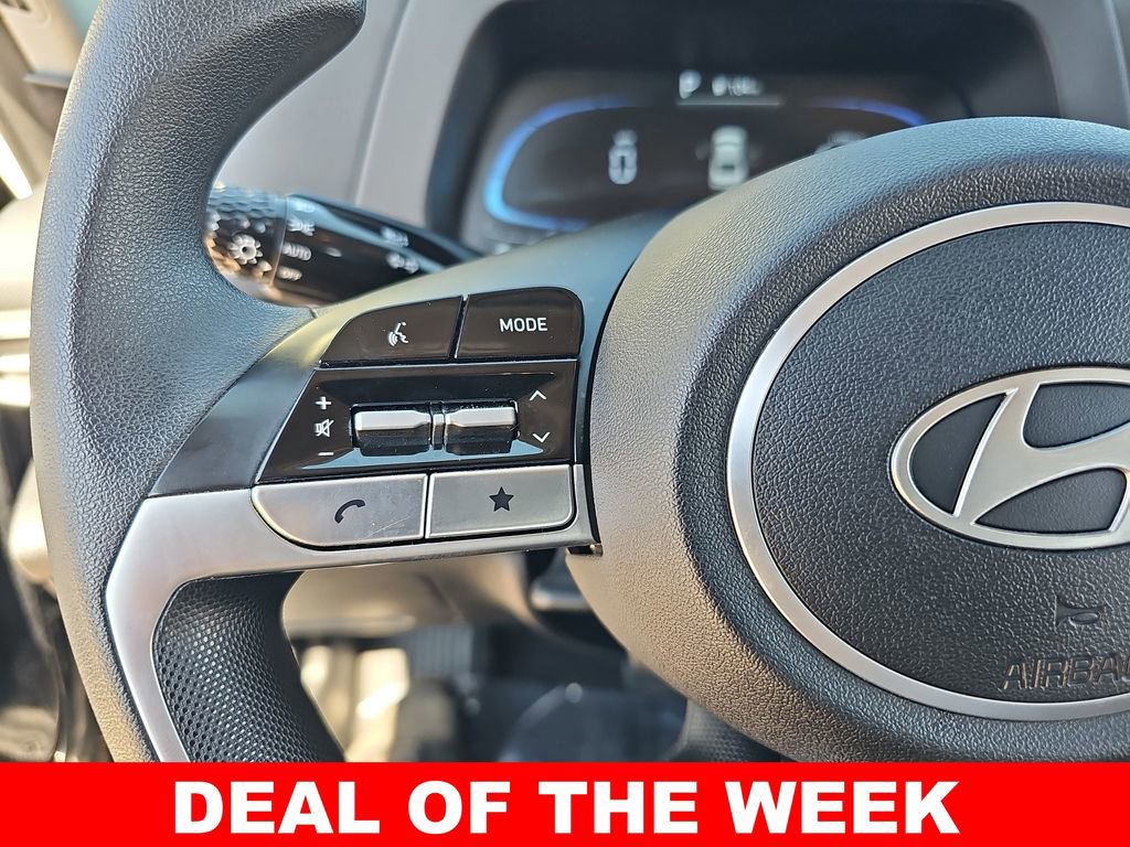 Used 2025 Hyundai Elantra SE image 16