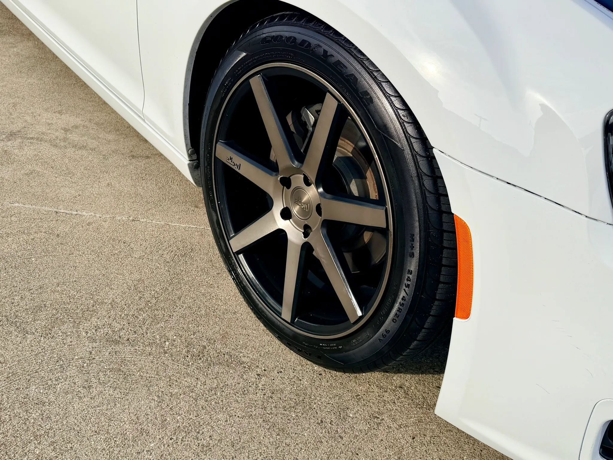 Used 2013 Chrysler 300 S RWD image 24