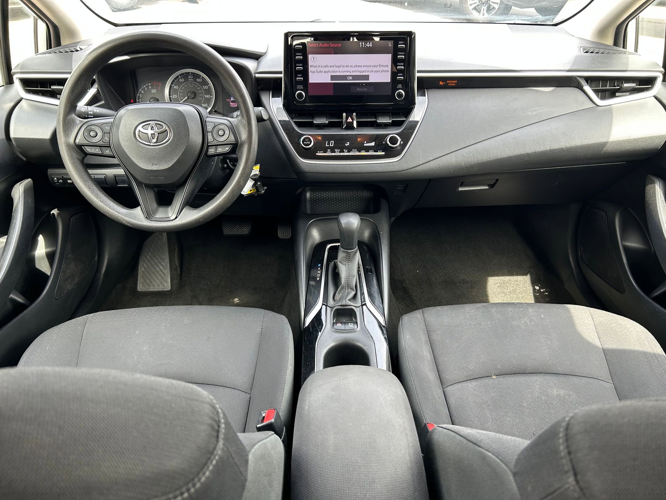 Used 2020 Toyota Corolla LE FWD image 23
