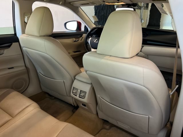 Used 2014 Lexus ES 350 w/ Luxury Package FWD image 42