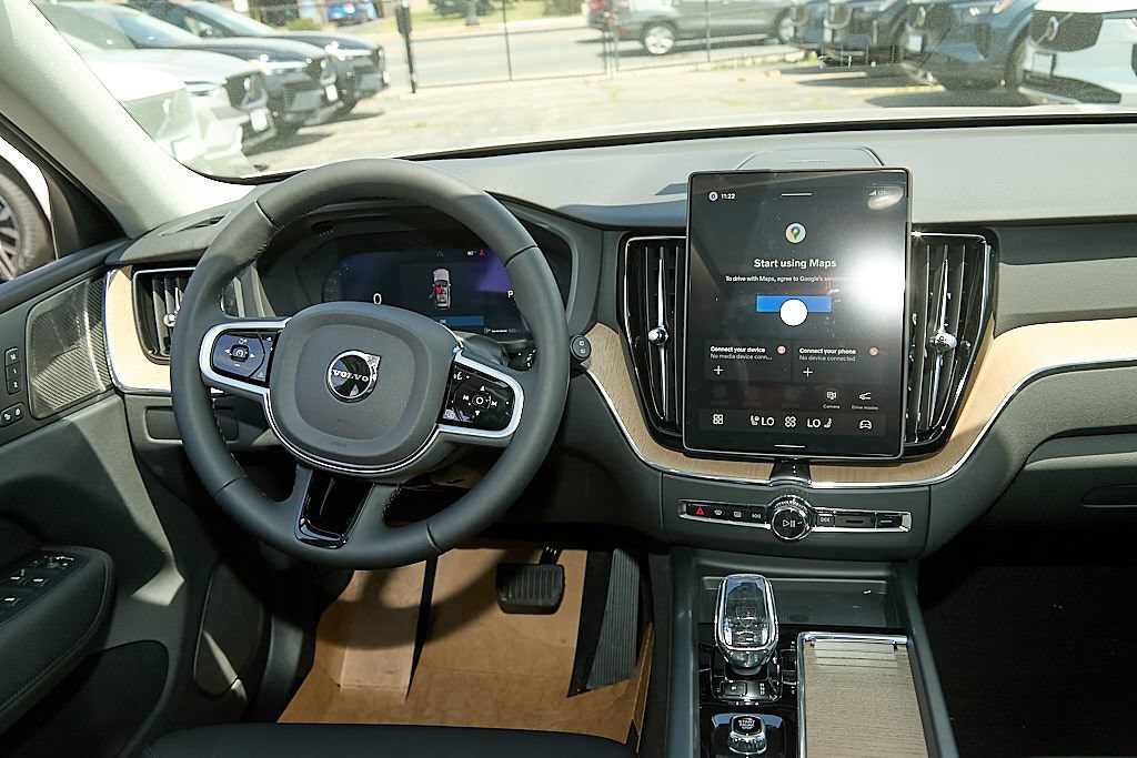 New 2026 Volvo XC60 B5 Plus w/ Climate Package AWD/4WD image 24